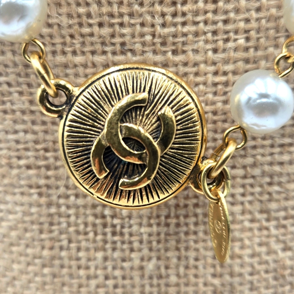 #56 - Authentic Chanel Necklace Coco Mark Circle Gold-Plated Fake Pearl Necklace - Picture 4 of 11